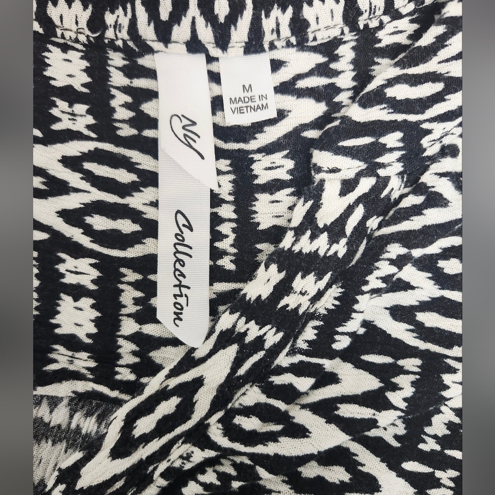 NY Collection Flowy Black and White Patterned Longsleeve Dress - Picture 3 of 5